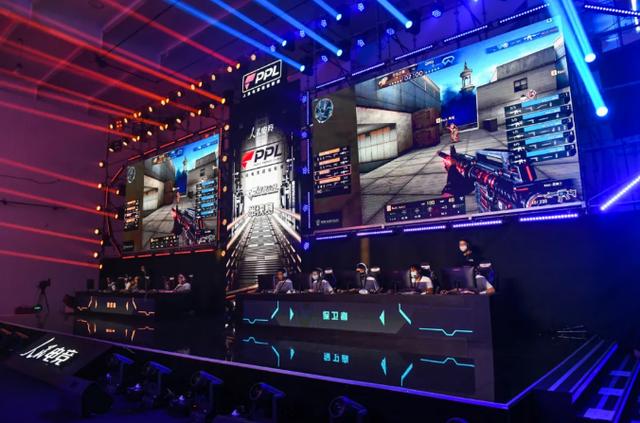 迫使其打以 迫使其打以